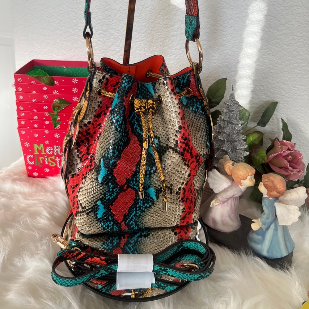 Korean Fashion Snakeskin Style Bucket Handbag with Strap
